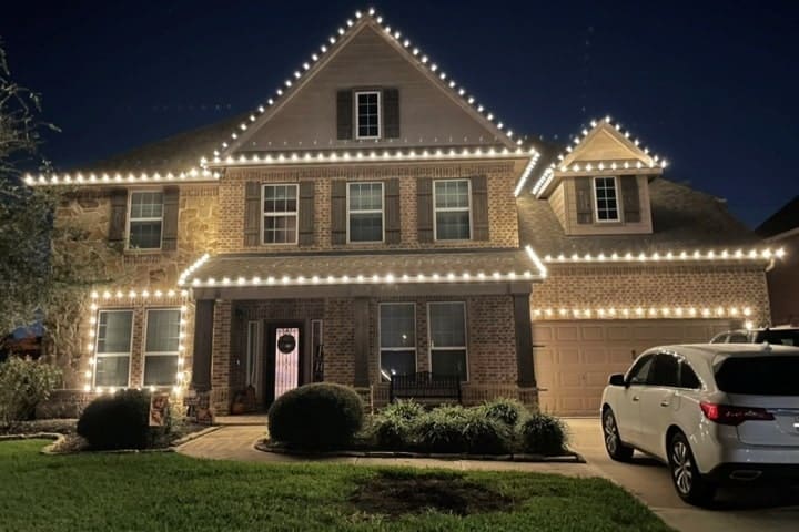 Top Rated Christmas Light Installation in Pearland TX - Lone Star Lights